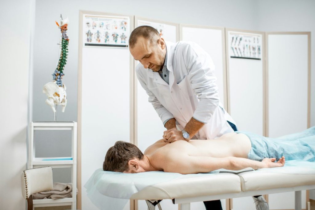 Chiropractor vs Physiotherapy: Which Is Right for You?